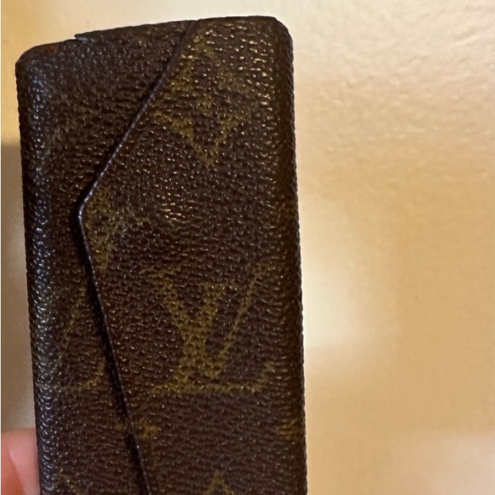 LV Vintage key holder in GUC
